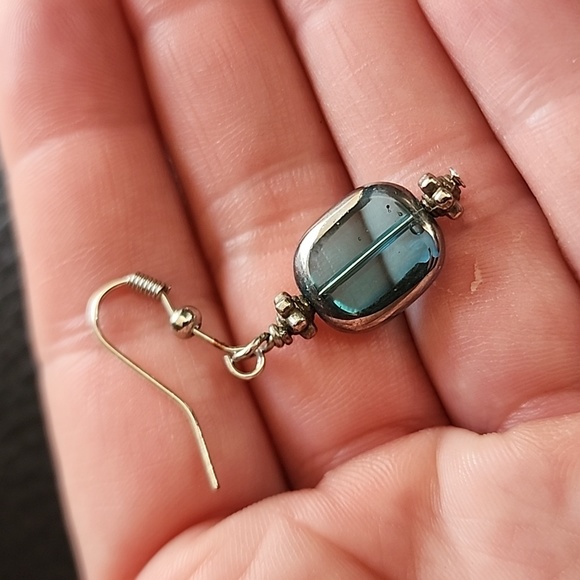 Earrings - Picture 5 of 6